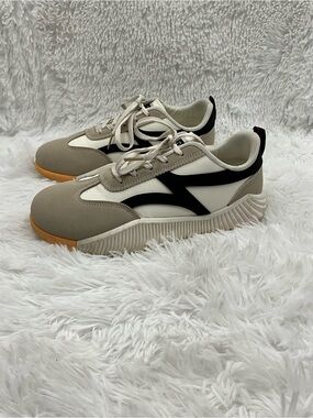 De Florence Sneakers Size Beige Black Made in Italy Removable Cushioned Insoles